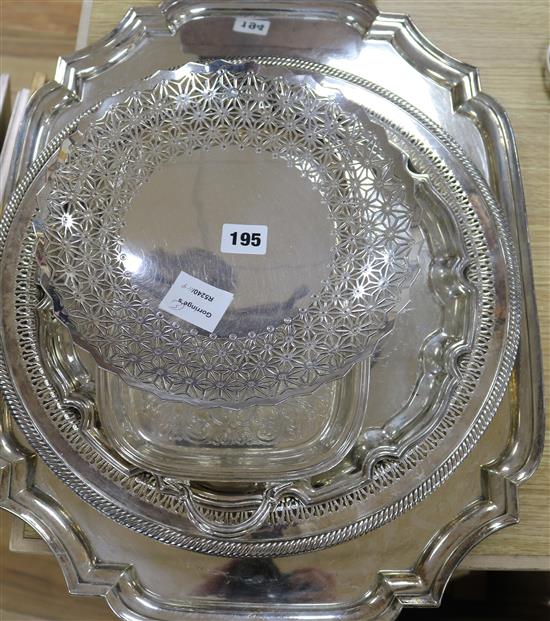 Four various plated trays and a plated cake stand (5)